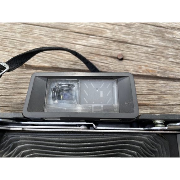 Vintage 1960s Polaroid 104 Land Camera Untested Collectible Decor - Picture 7 of 16